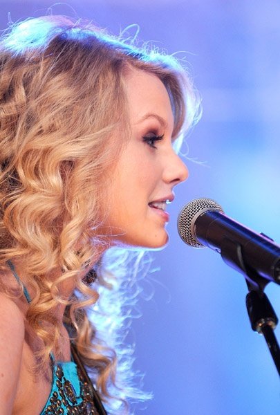 Taylor Swift — TRL (June 18th 08) — photo 35