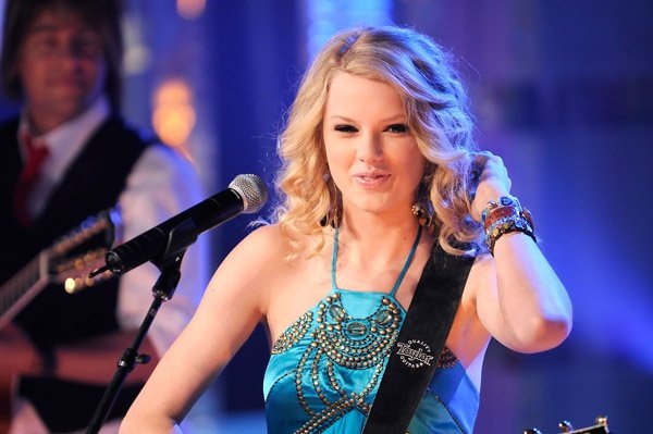 Taylor Swift — TRL (June 18th 08) — photo 44