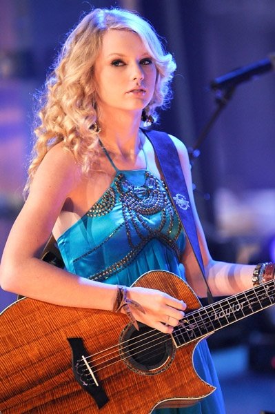 Taylor Swift — TRL (June 18th 08) — photo 47