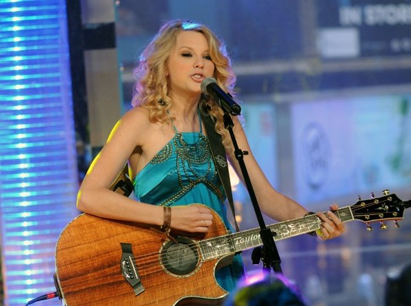 Taylor Swift — TRL (June 18th 08) — photo 66