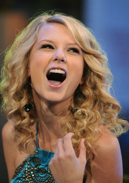 Taylor Swift — TRL (June 18th 08) — photo 69