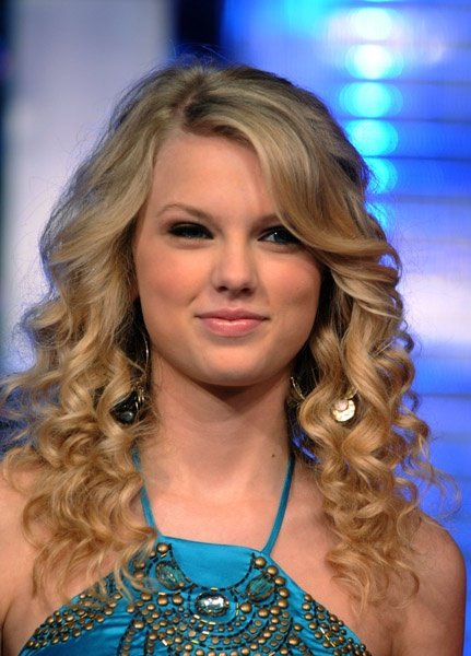 Taylor Swift — TRL (June 18th 08) — photo 72