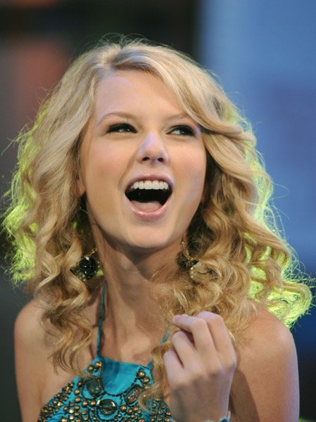 Taylor Swift — TRL (June 18th 08) — photo 73