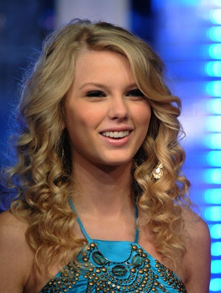 Taylor Swift — TRL (June 18th 08) — photo 75