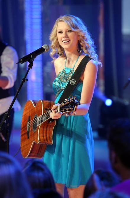 Taylor Swift — TRL (June 18th 08) — photo 78