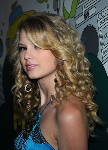 Taylor Swift — TRL (June 18th 08) — photo 79