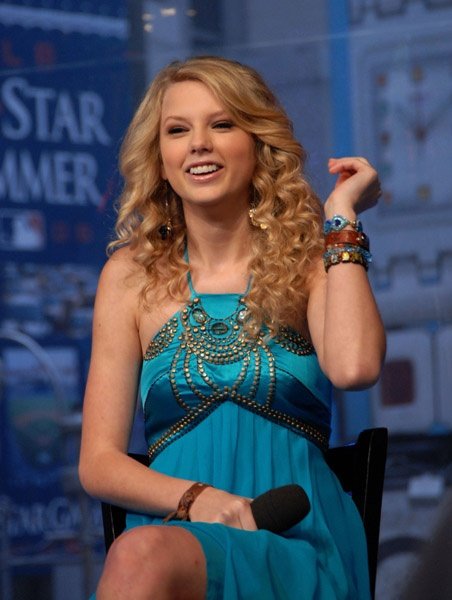 Taylor Swift — TRL (June 18th 08) — photo 87