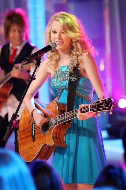 Taylor Swift — TRL (June 18th 08) — photo 89
