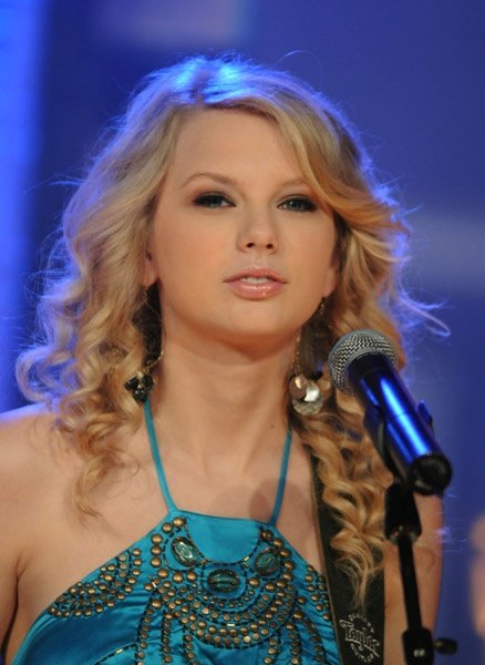 Taylor Swift — TRL (June 18th 08) — photo 93