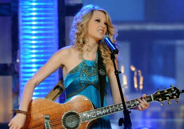 Taylor Swift — TRL (June 18th 08) — photo 94