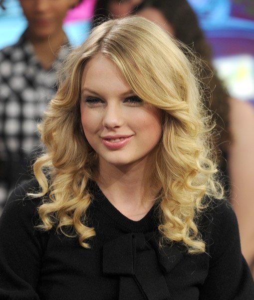 Taylor Swift — eTalk — photo 5