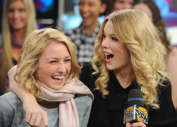 Taylor Swift — eTalk — photo 11