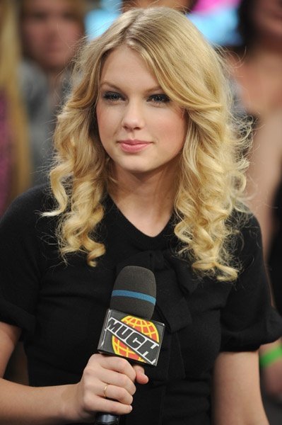 Taylor Swift — eTalk — photo 25