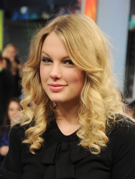 Taylor Swift — eTalk — photo 32