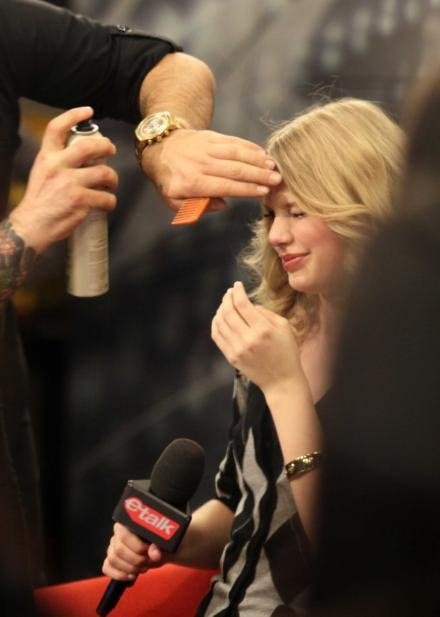 Taylor Swift — eTalk — photo 38