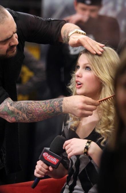 Taylor Swift — eTalk — photo 40