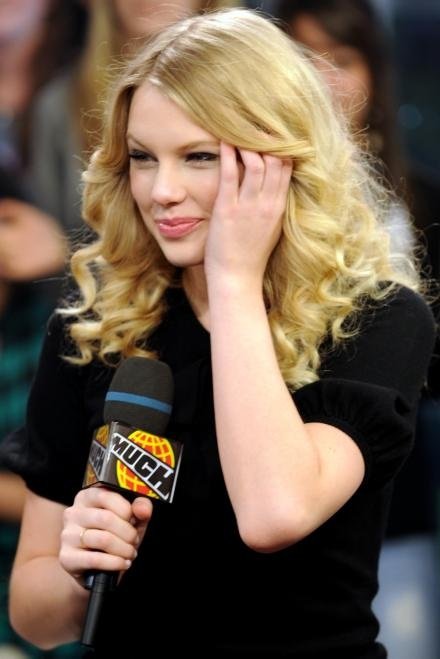 Taylor Swift — eTalk — photo 44