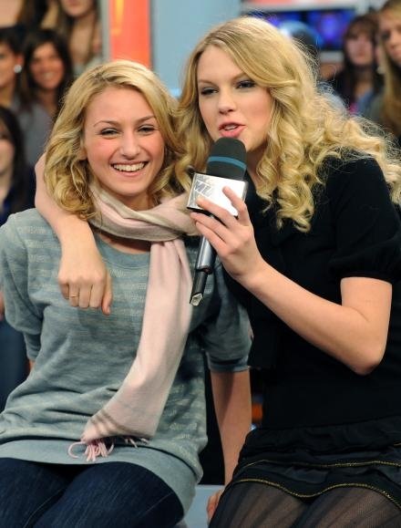 Taylor Swift — eTalk — photo 49