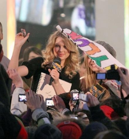 Taylor Swift — eTalk — photo 63