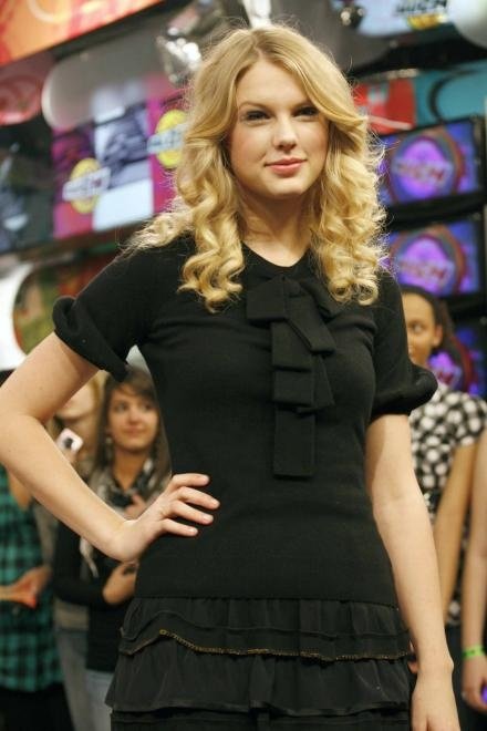 Taylor Swift — eTalk — photo 65