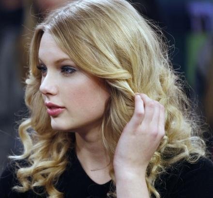 Taylor Swift — eTalk — photo 69