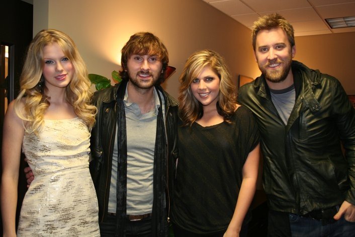 Taylor Swift — GAC Top 50 Countdown — photo 7