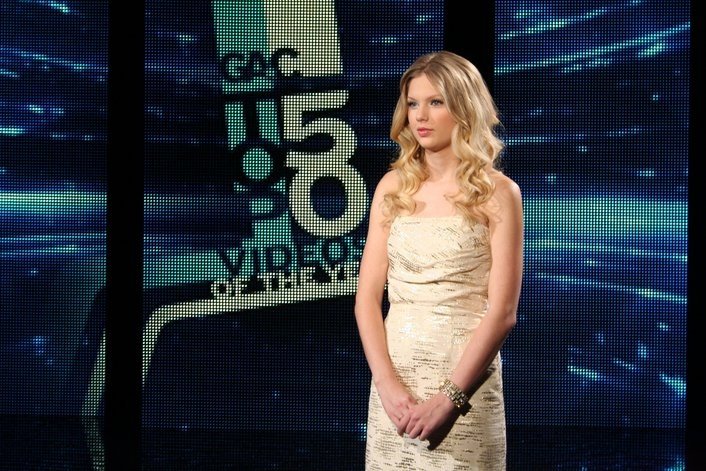 Taylor Swift — GAC Top 50 Countdown — photo 8