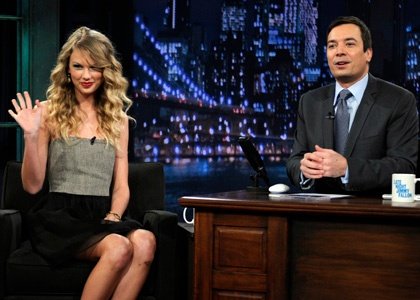 Taylor Swift — Late Night with Jimmy Fallon - November 2 — photo 12
