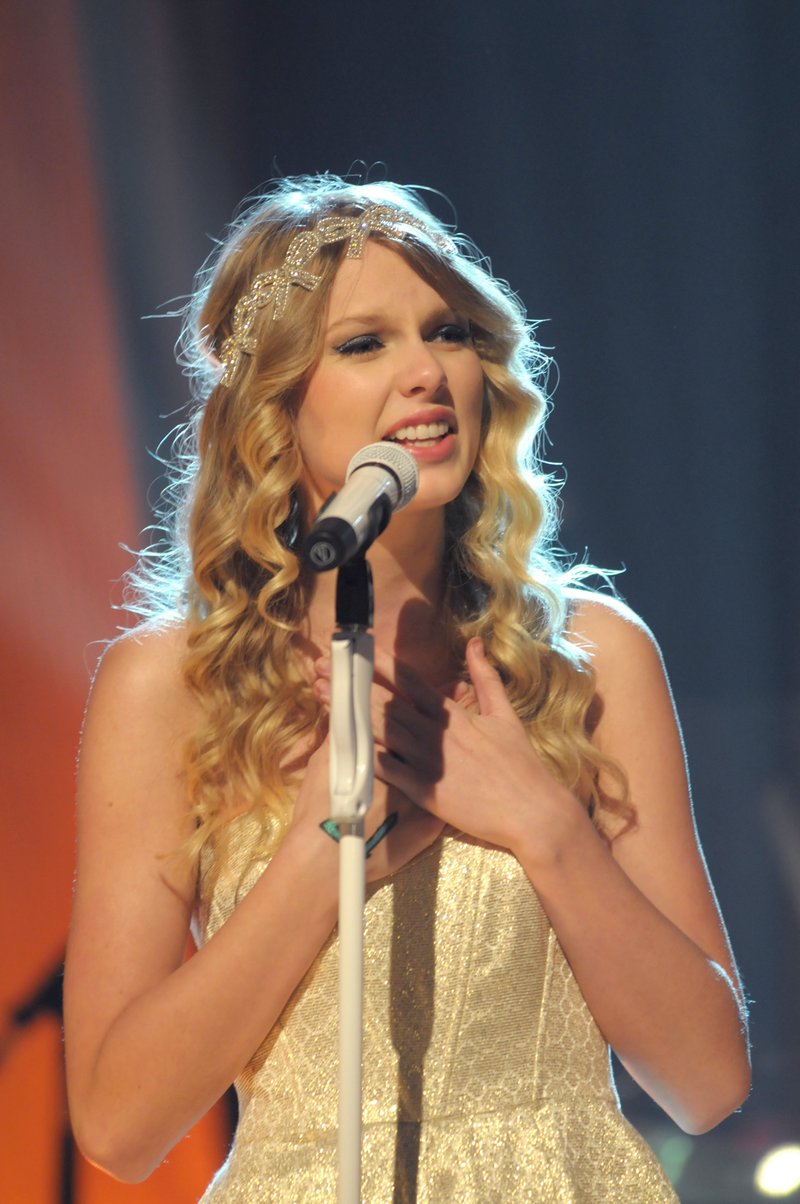 Taylor Swift — Later With Jools Holland — photo 2