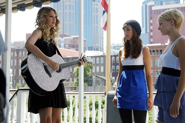Taylor Swift — "Popstars" Germany — photo 1