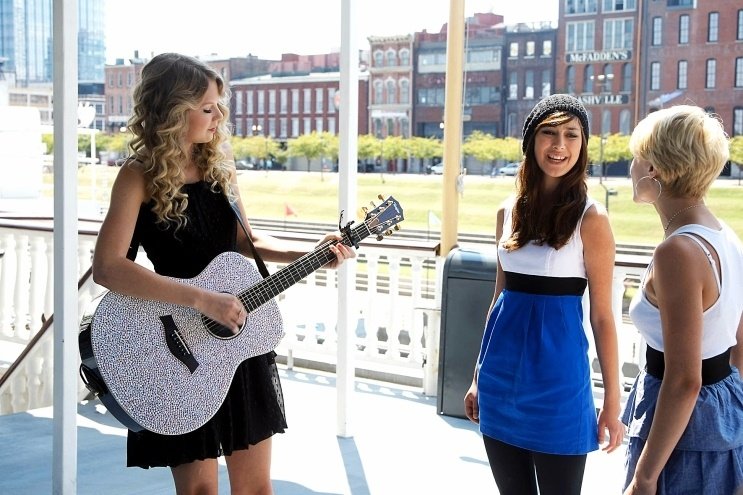 Taylor Swift — "Popstars" Germany — photo 5