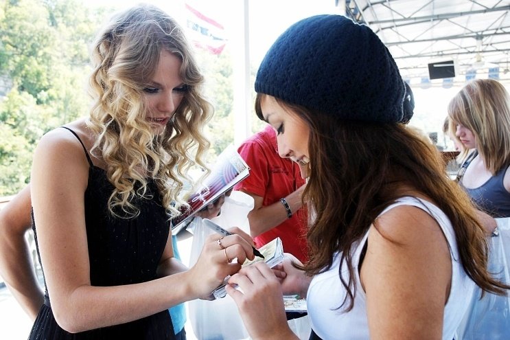 Taylor Swift — "Popstars" Germany — photo 16
