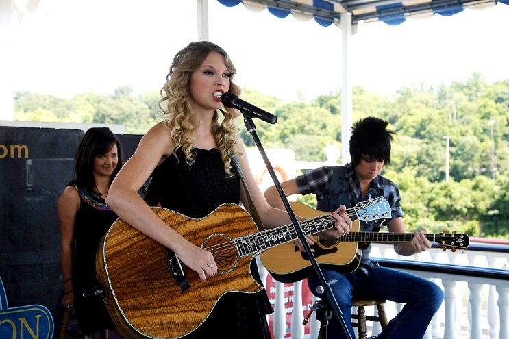 Taylor Swift — "Popstars" Germany — photo 23