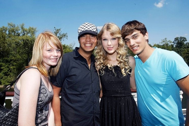 Taylor Swift — "Popstars" Germany — photo 27