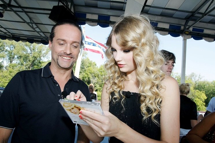 Taylor Swift — "Popstars" Germany — photo 32