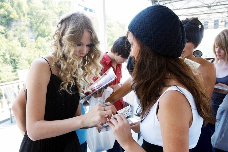 Taylor Swift — "Popstars" Germany — photo 35