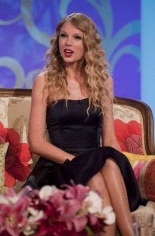 Taylor Swift at The Paul O'Grady Show - November — photo 18