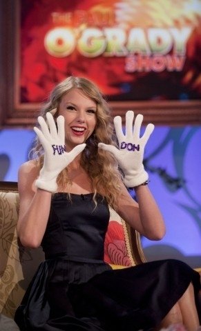 Taylor Swift at The Paul O'Grady Show - November — photo 20