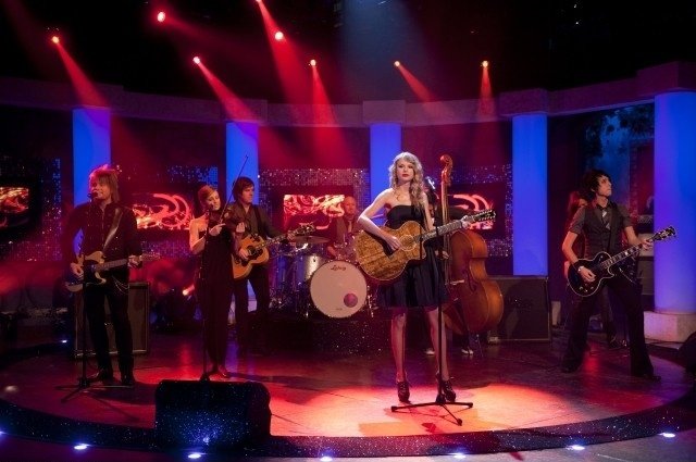 Taylor Swift at The Paul O'Grady Show - November — photo 14