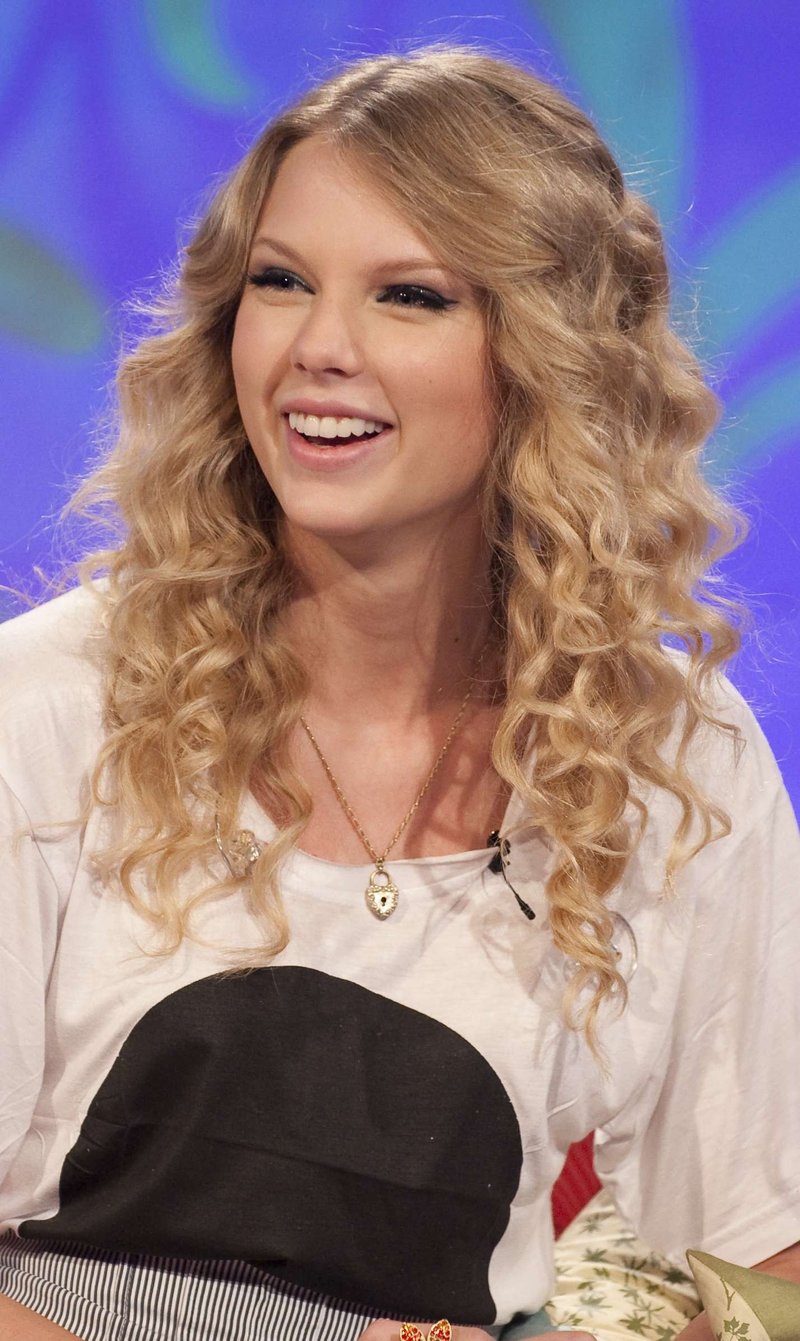 Taylor Swift — The Paul O'Grady Show — photo 7