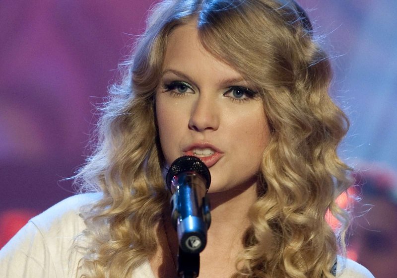 Taylor Swift — The Paul O'Grady Show — photo 14