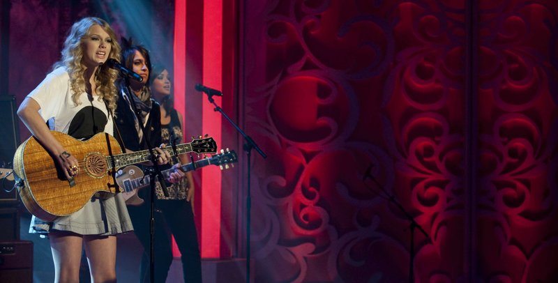 Taylor Swift — The Paul O'Grady Show — photo 18