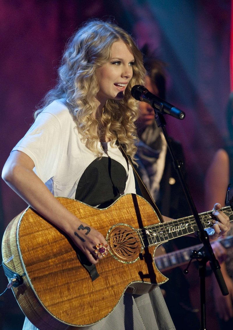 Taylor Swift — The Paul O'Grady Show — photo 21