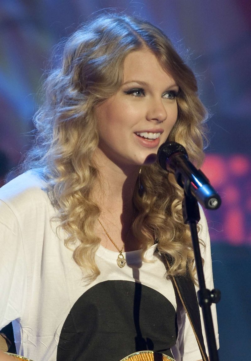 Taylor Swift — The Paul O'Grady Show — photo 26