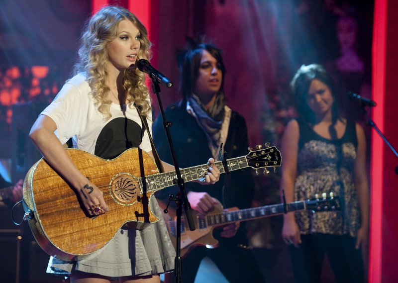 Taylor Swift — The Paul O'Grady Show — photo 28