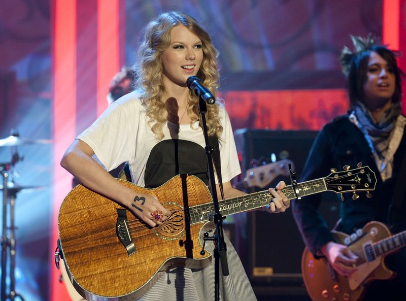 Taylor Swift — The Paul O'Grady Show — photo 32