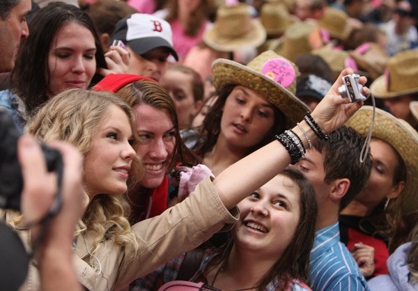 Taylor Swift — The Today Show - May 29th 2009 — photo 4
