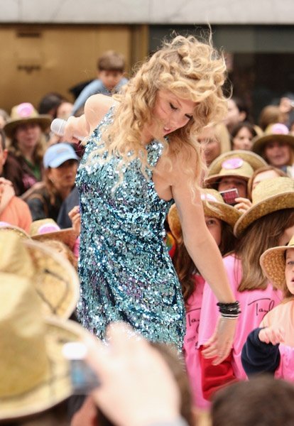 Taylor Swift — The Today Show - May 29th 2009 — photo 11