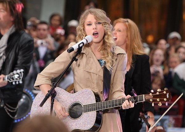 Taylor Swift — The Today Show - May 29th 2009 — photo 18