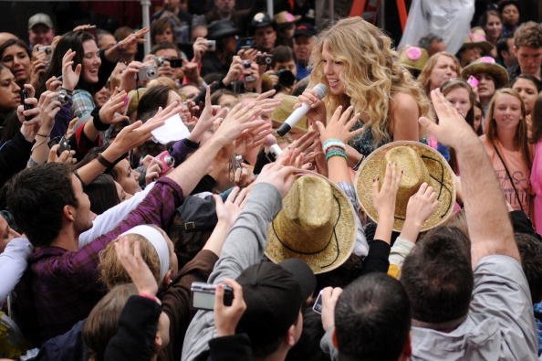 Taylor Swift — The Today Show - May 29th 2009 — photo 35